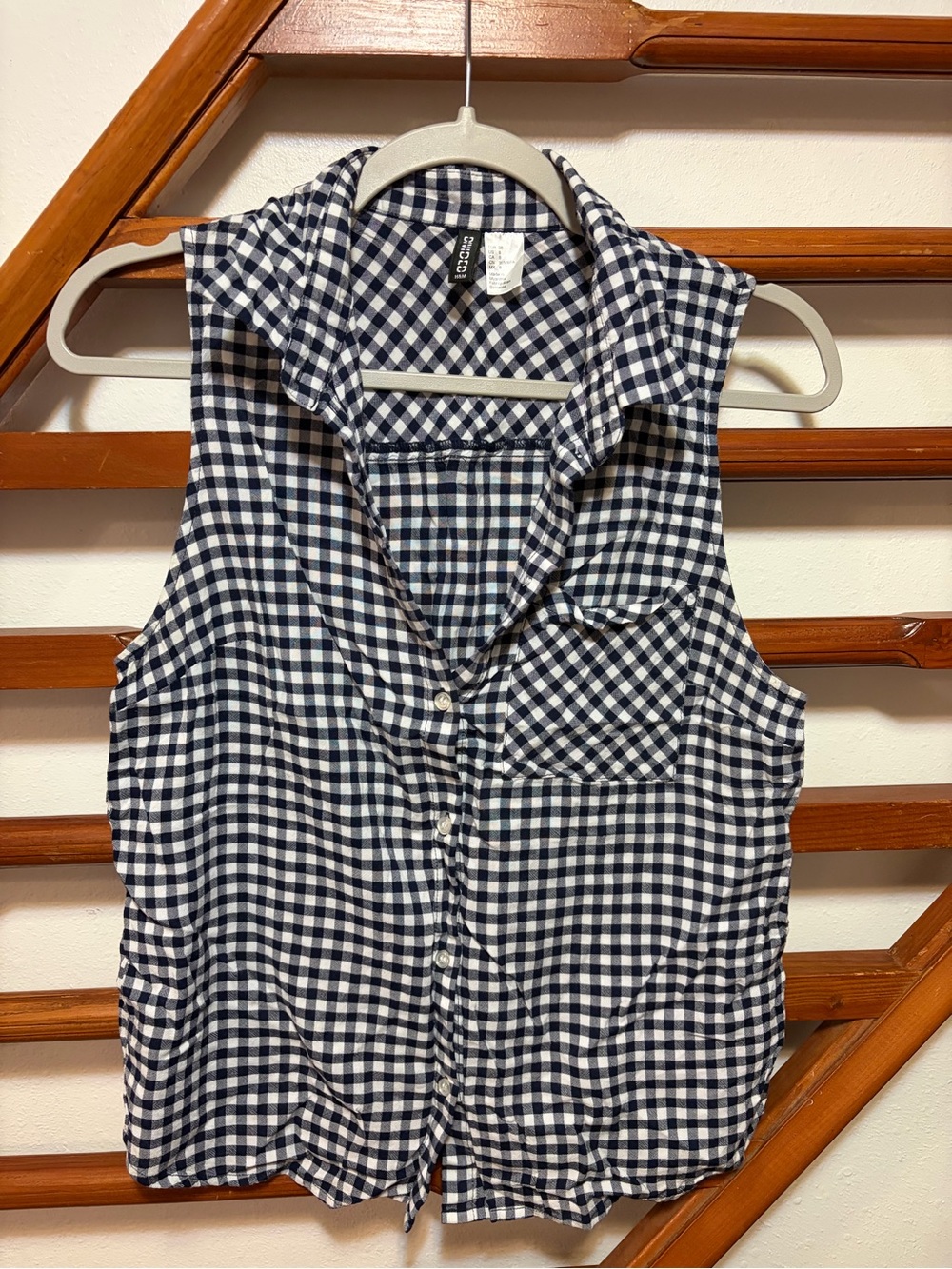 H&M Navy and White Gingham Sleeveless Button-Down Shirt